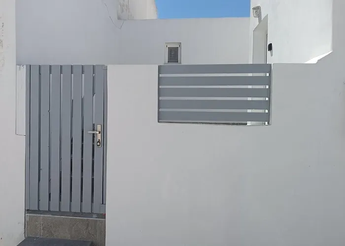 Lava Guesthouse Prive