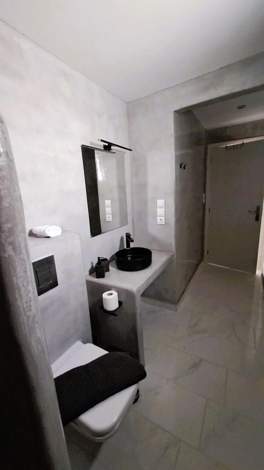 Lava Prive Apartment Karterados (Santorini)