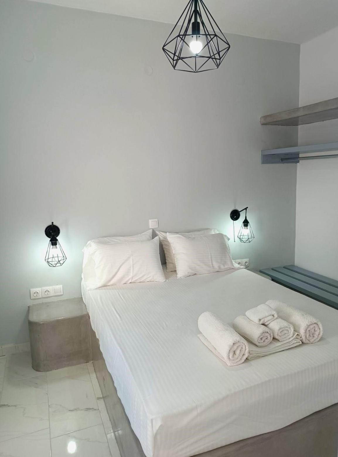 Lava Prive Apartment Karterados (Santorini)